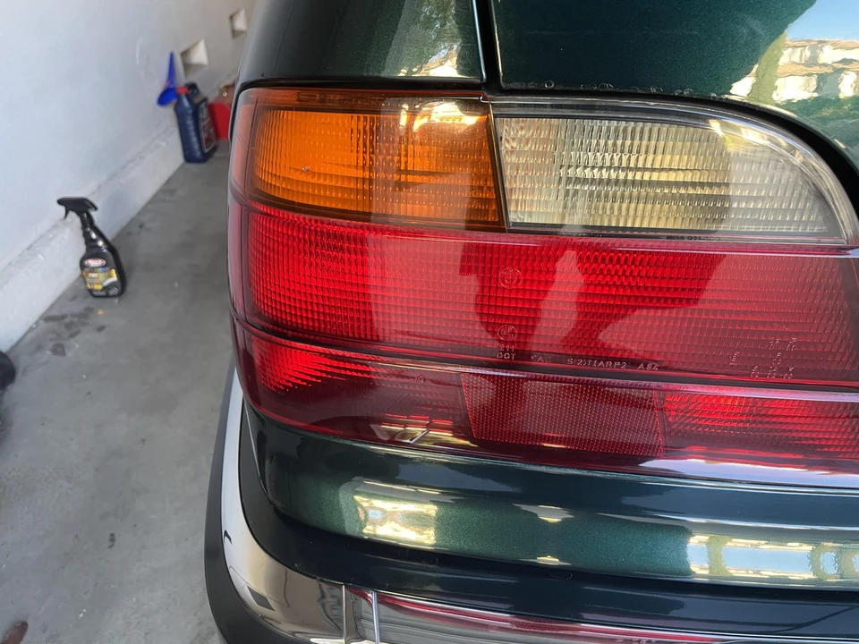 1998 BMW E38 750i & 750iL Sedan - Image 13 of 31