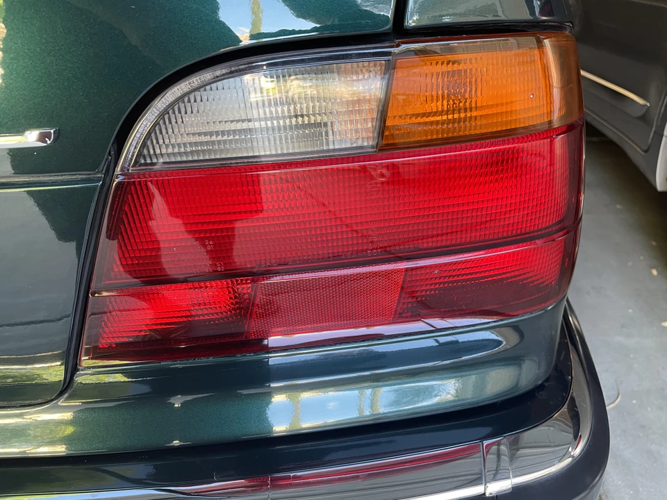 1998 BMW E38 750i & 750iL Sedan - Image 17 of 31