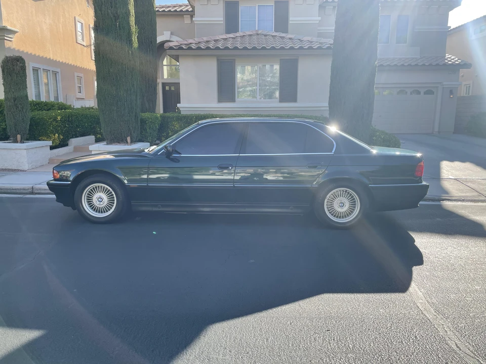 1998 BMW E38 750i & 750iL Sedan - Image 10 of 31