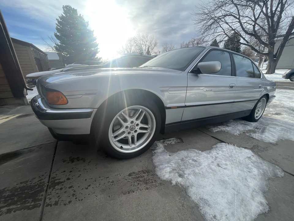 1998 BMW E38 750i & 750iL Sedan - Image 10 of 31