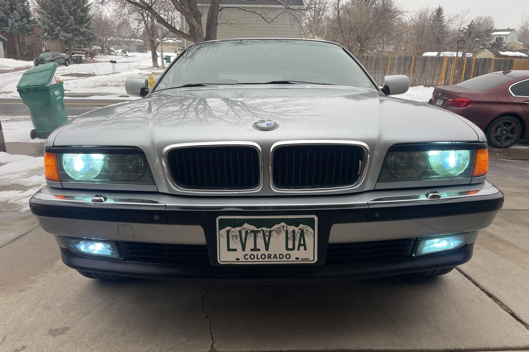1998 BMW E38 750i & 750iL Sedan - Image 2 of 31