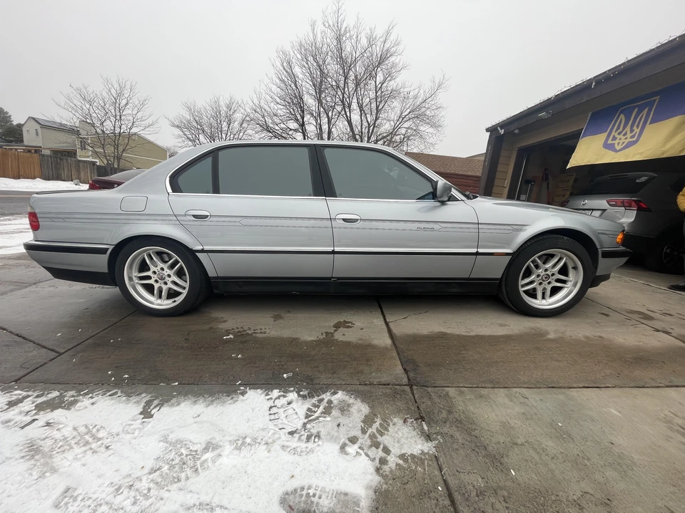 1998 BMW E38 750i & 750iL Sedan - Image 17 of 31
