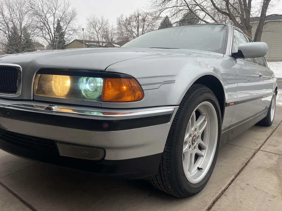 1998 BMW E38 750i & 750iL Sedan - Image 25 of 31