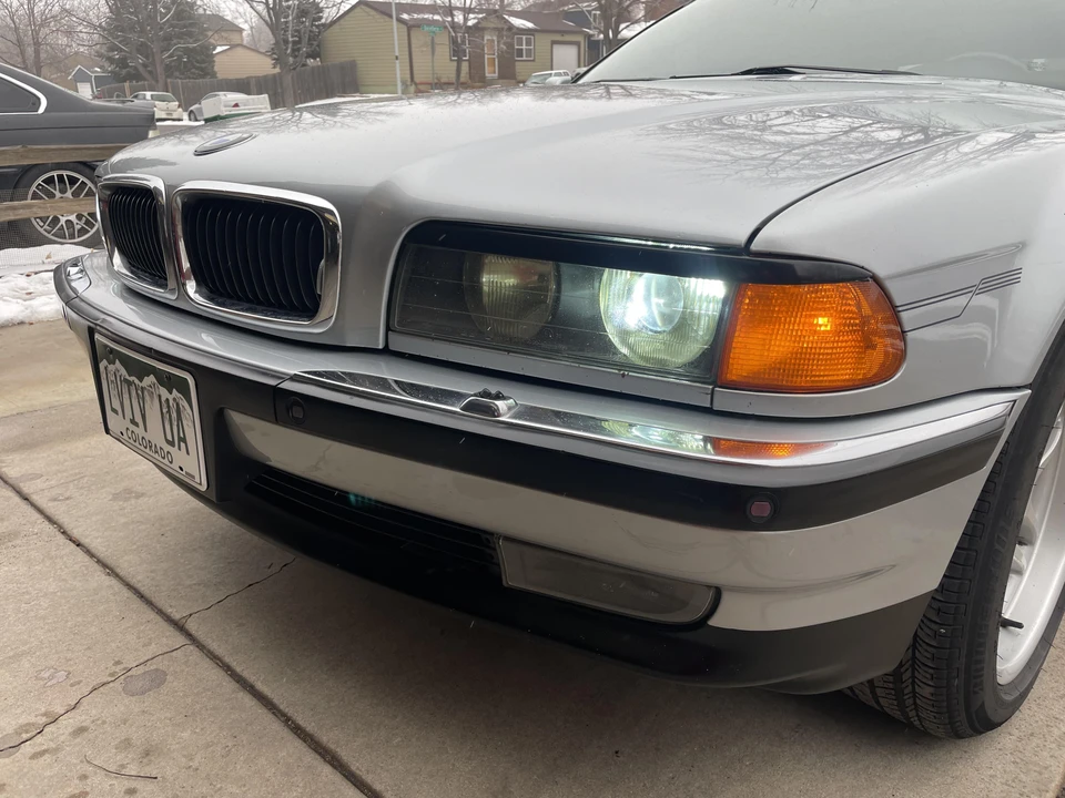 1998 BMW E38 750i & 750iL Sedan - Image 24 of 31