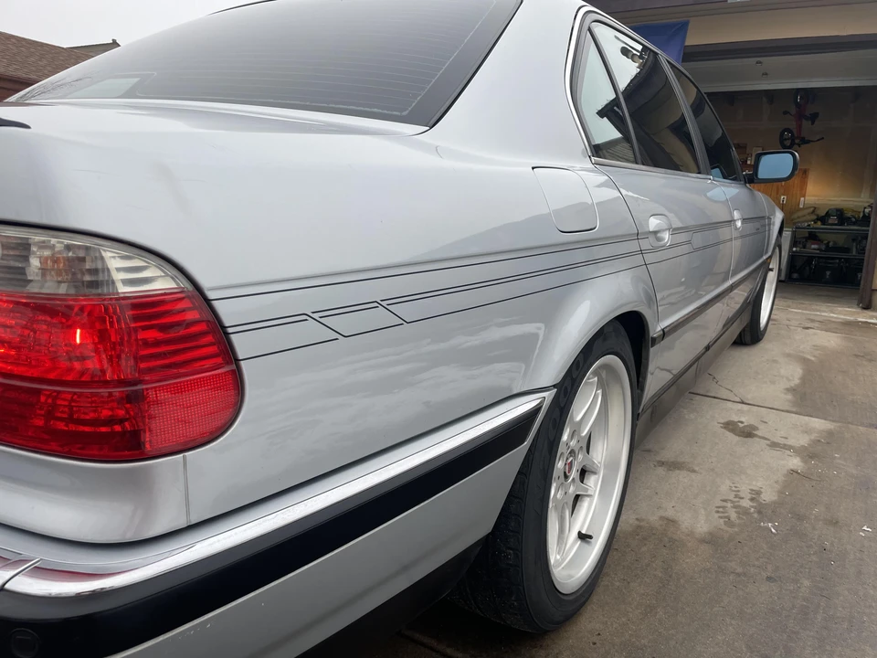 1998 BMW E38 750i & 750iL Sedan - Image 30 of 31