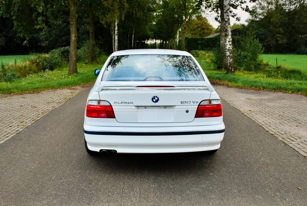 1998 BMW Alpina B10 - Image 7 of 31