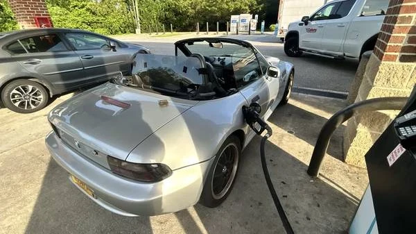 1998 BMW Z3 Roadster - Image 2 of 2
