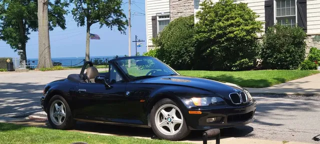 1998 BMW Z3 4-Cyl Roadster 2D