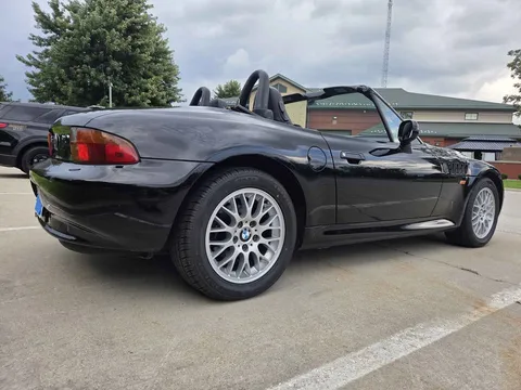 1998 BMW Z3 4-Cyl Roadster 2D