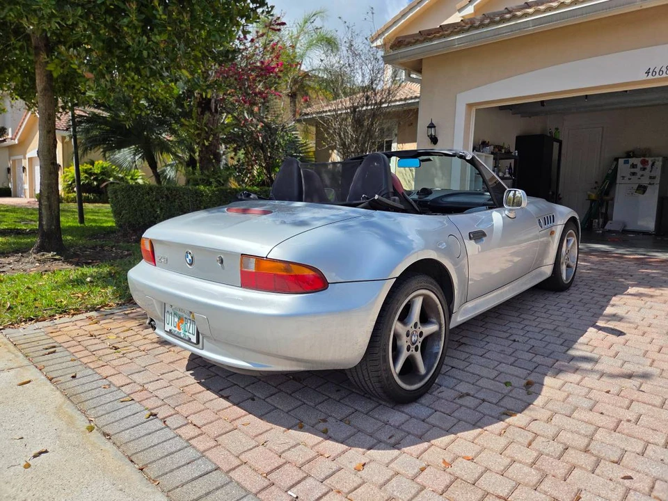 1998 BMW Z3 - Image 3 of 10