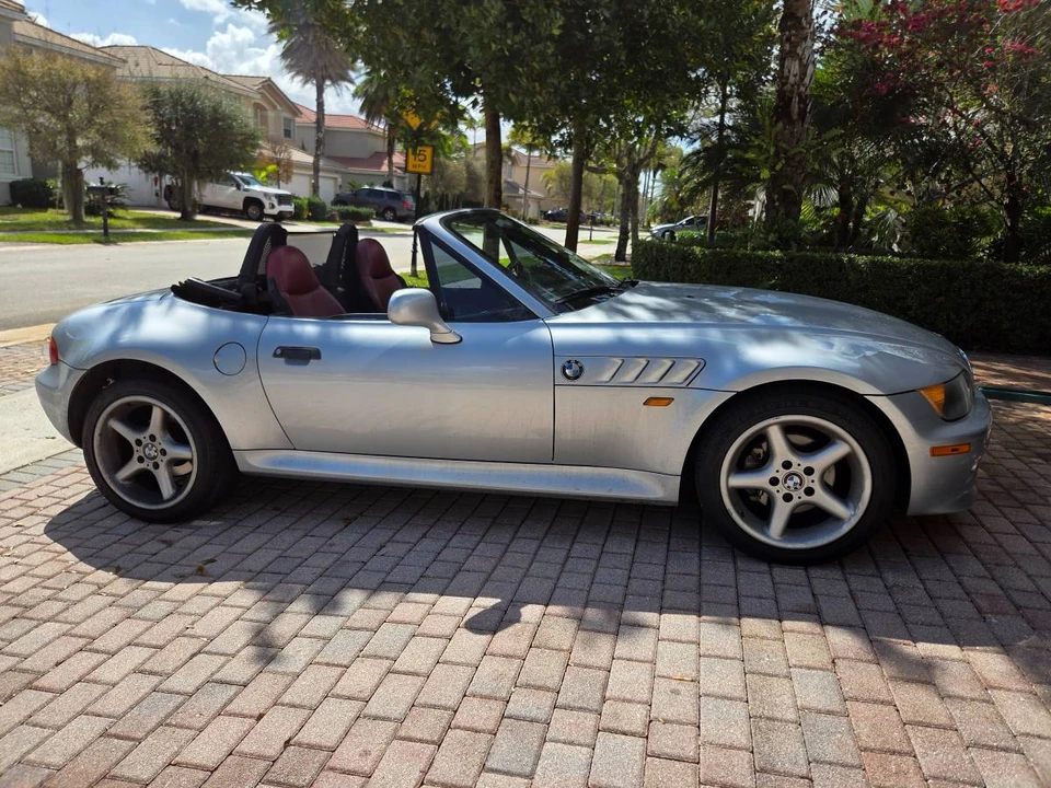 1998 BMW Z3 - Image 2 of 10