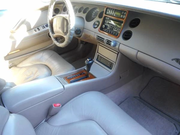 1998 Buick Riviera 8th Gen - Image 16 of 20