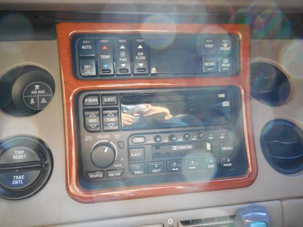 1998 Buick Riviera 8th Gen - Image 8 of 20
