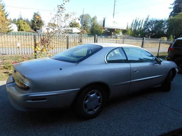 1998 Buick Riviera 8th Gen - Image 4 of 20