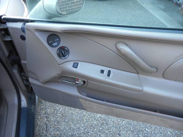 1998 Buick Riviera 8th Gen - Image 14 of 20