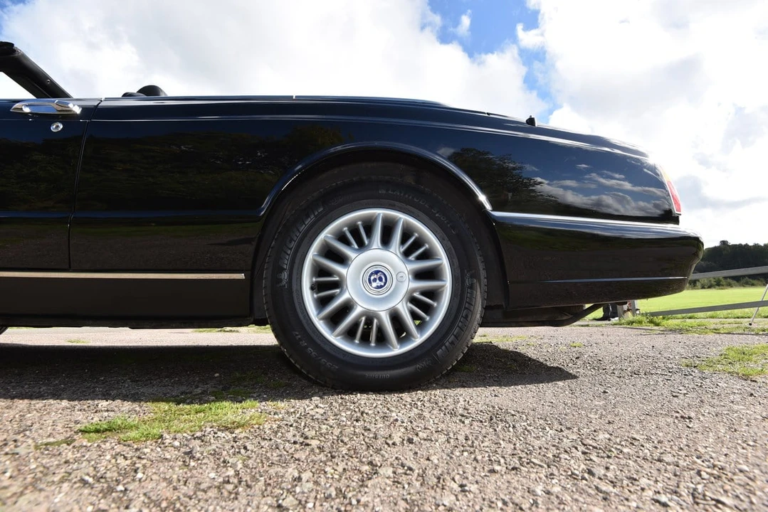 1998 Bentley Azure 1st Gen - Image 24 of 30
