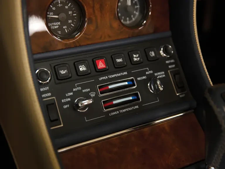 1998 Bentley Azure 1st Gen - Image 16 of 25