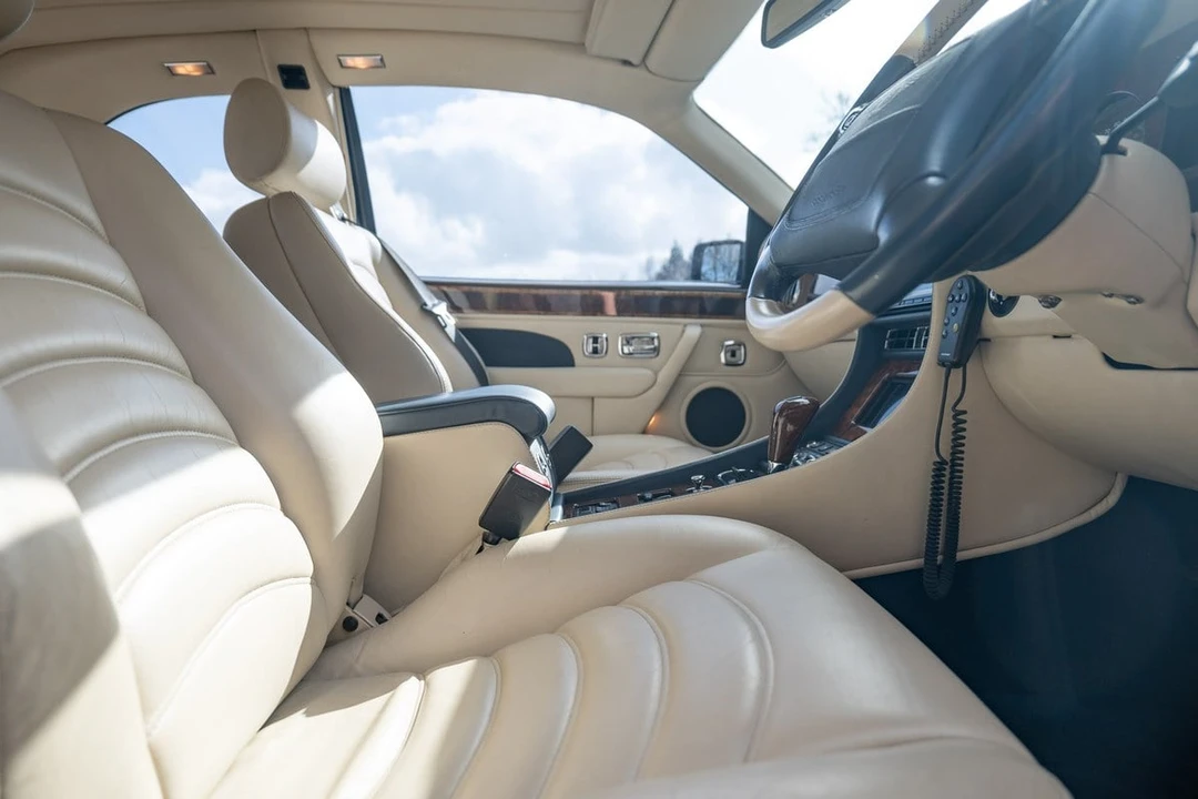 1998 Bentley Continental R - Image 24 of 30