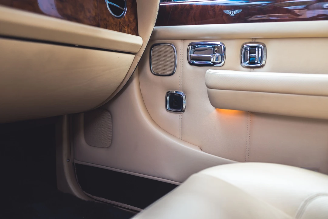 1998 Bentley Brooklands - Image 8 of 31