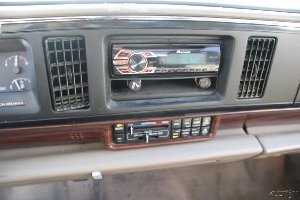 1998 Buick LeSabre - Image 16 of 21
