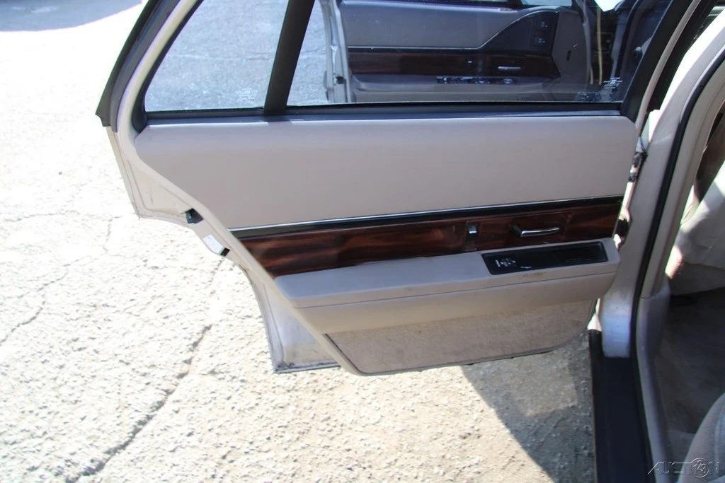 1998 Buick LeSabre - Image 17 of 21