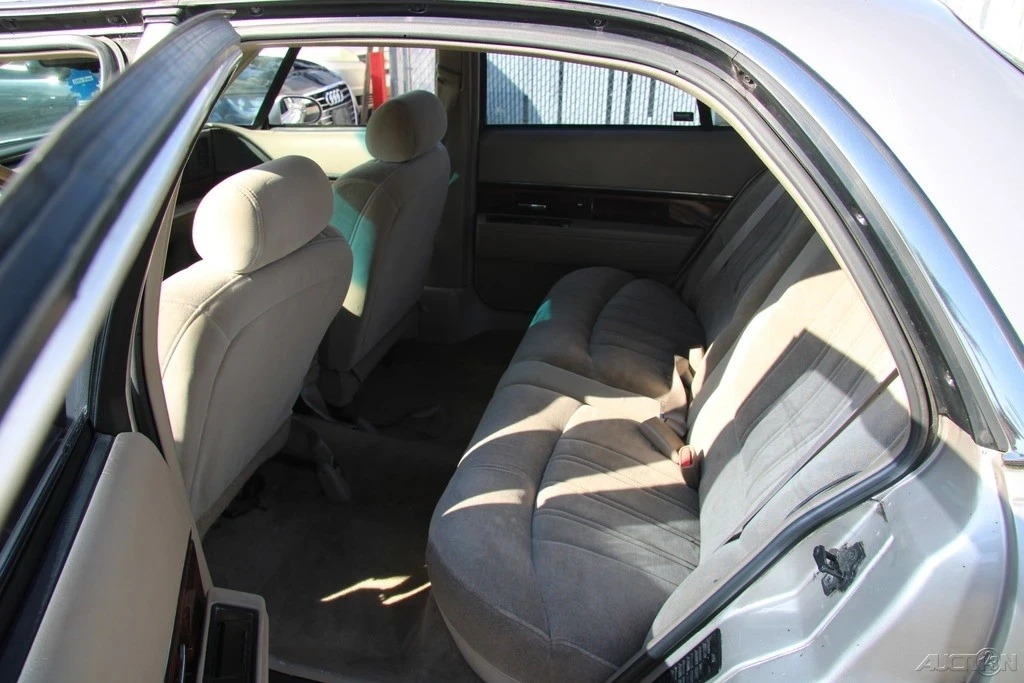 1998 Buick LeSabre - Image 18 of 21