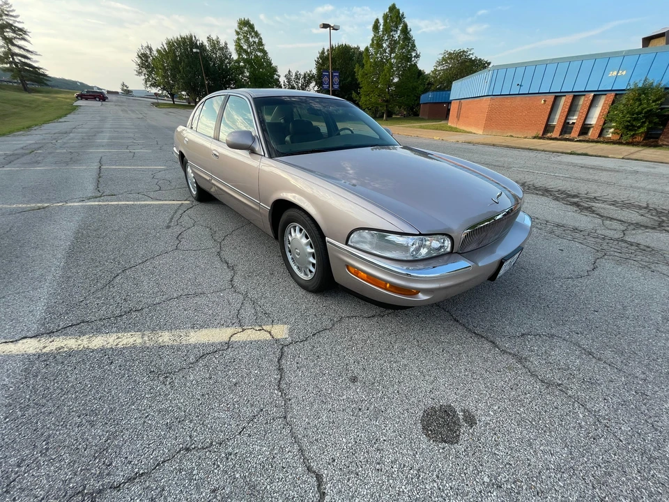 1998 Buick Park Avenue - Image 24 of 31