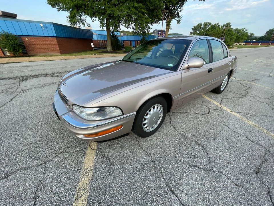 1998 Buick Park Avenue - Image 15 of 31