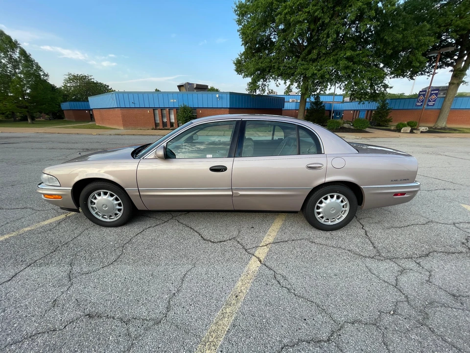 1998 Buick Park Avenue - Image 16 of 31
