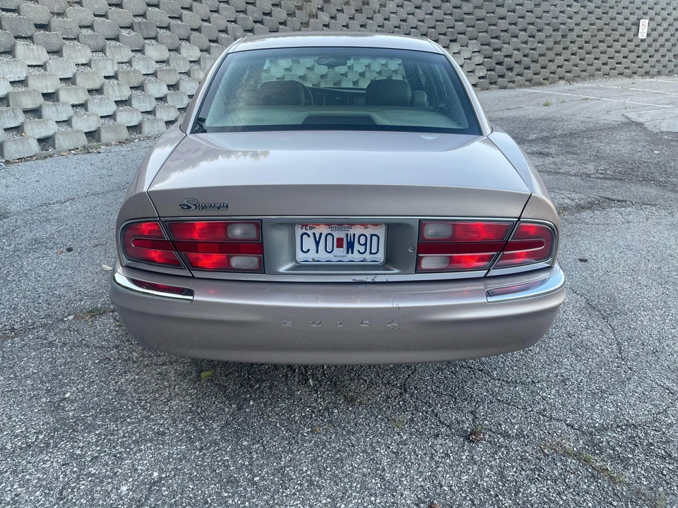 1998 Buick Park Avenue - Image 10 of 31