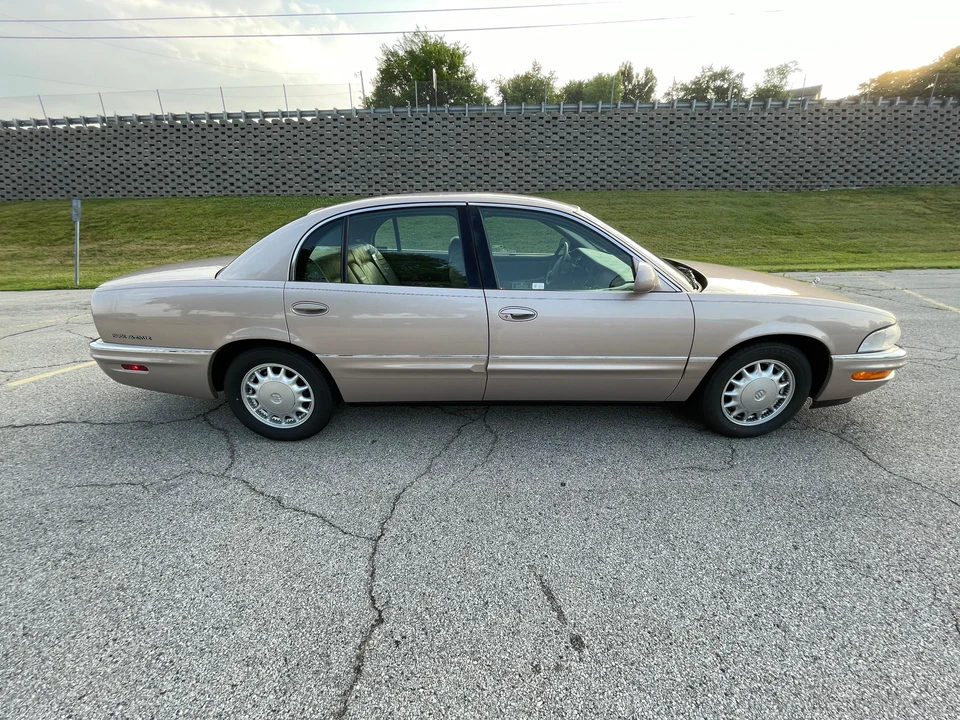 1998 Buick Park Avenue - Image 21 of 31