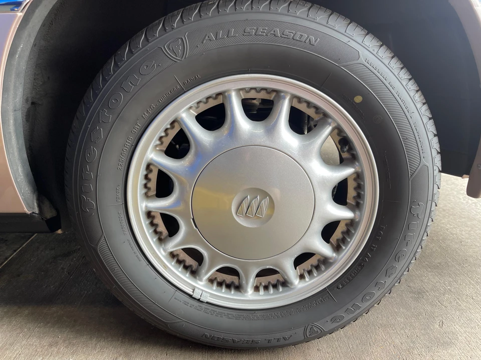 1998 Buick Park Avenue - Image 30 of 31