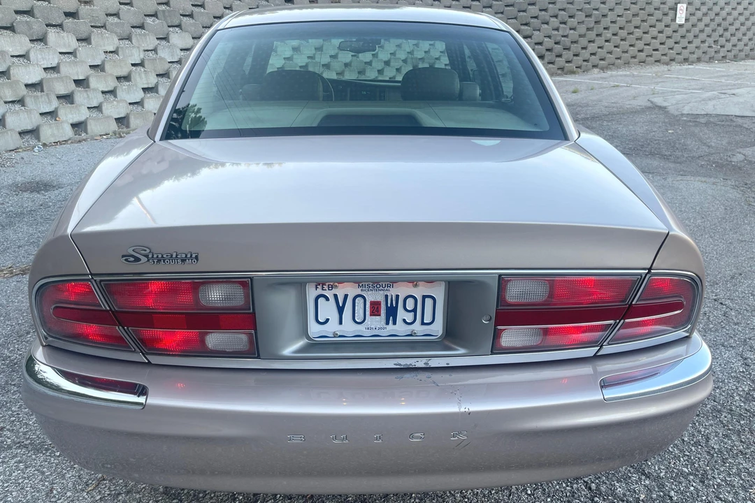 1998 Buick Park Avenue - Image 5 of 31