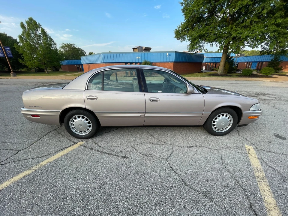 1998 Buick Park Avenue - Image 22 of 31