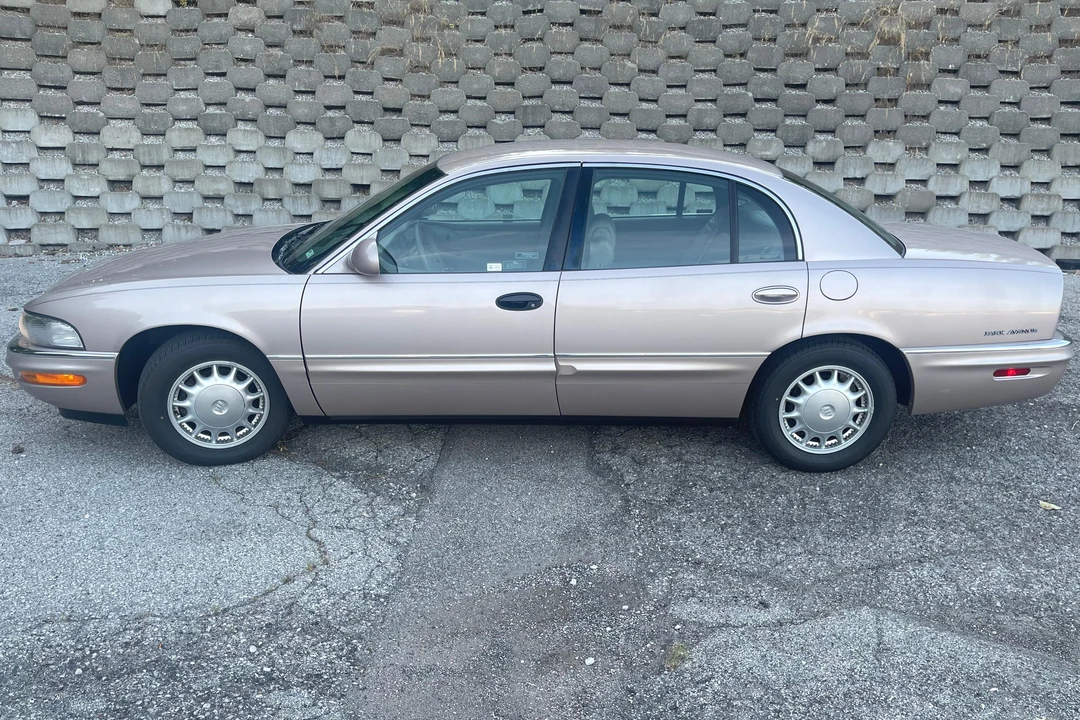1998 Buick Park Avenue - Image 3 of 31