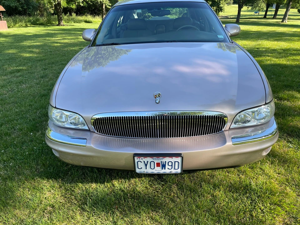 1998 Buick Park Avenue - Image 13 of 31