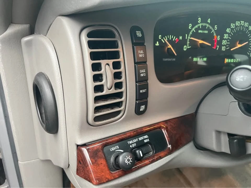 1998 Buick Park Avenue - Image 13 of 16