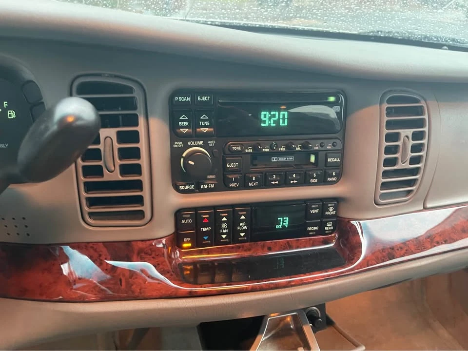 1998 Buick Park Avenue - Image 14 of 16