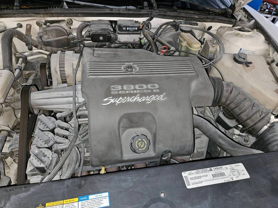 1998 Buick Riviera 8th Gen - Image 15 of 24