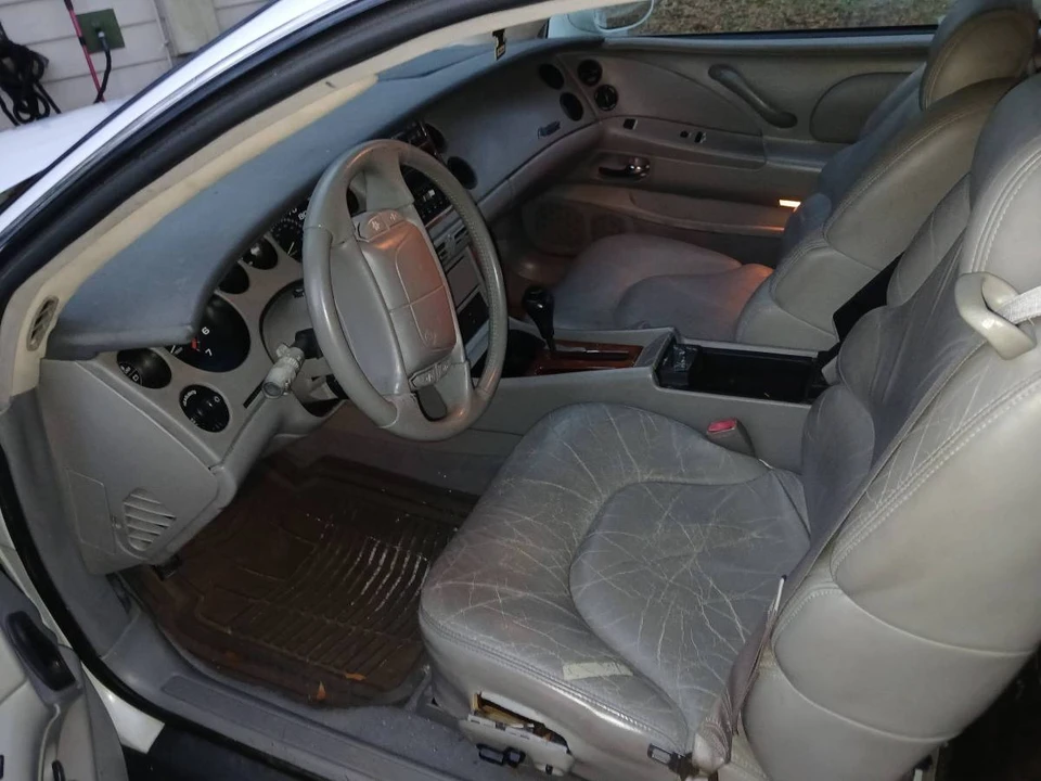 1998 Buick Riviera 8th Gen - Image 21 of 24