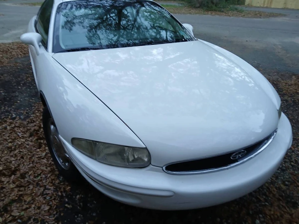 1998 Buick Riviera 8th Gen - Image 18 of 24