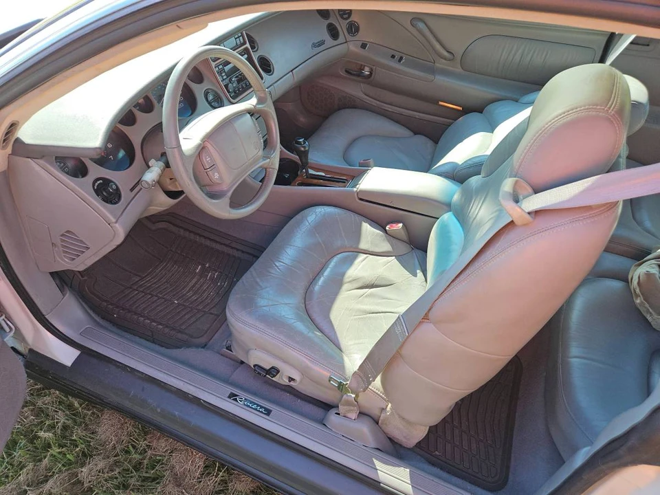 1998 Buick Riviera 8th Gen - Image 6 of 24