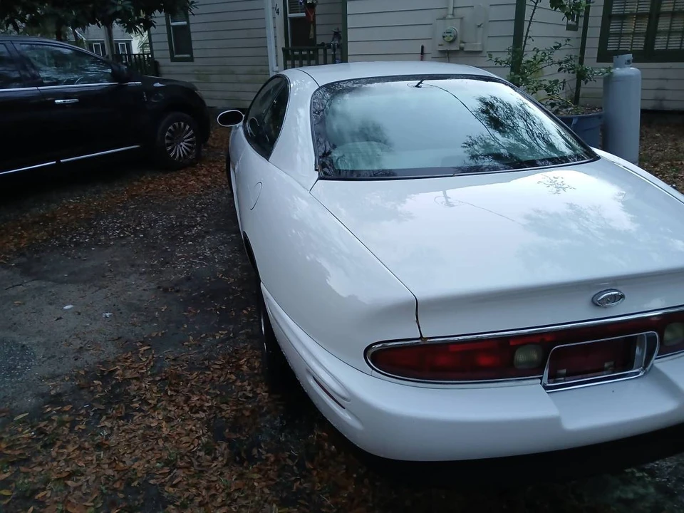1998 Buick Riviera 8th Gen - Image 20 of 24