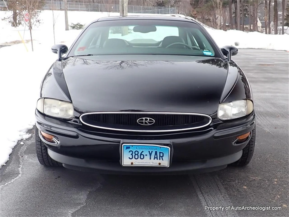 1998 Buick Riviera 8th Gen - Image 4 of 24