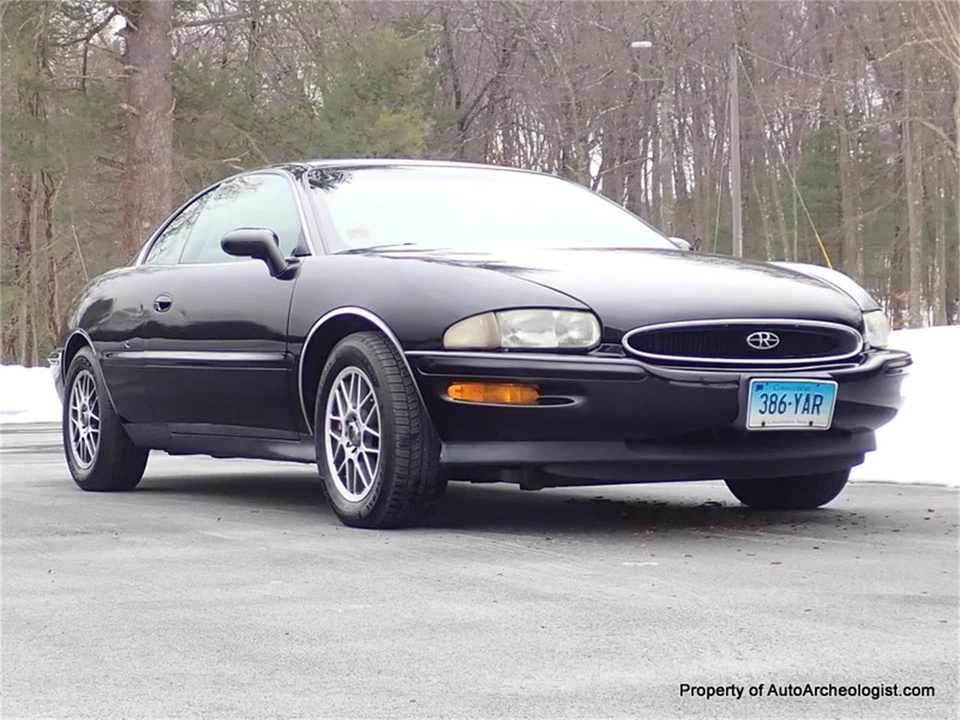 1998 Buick Riviera 8th Gen - Image 7 of 24