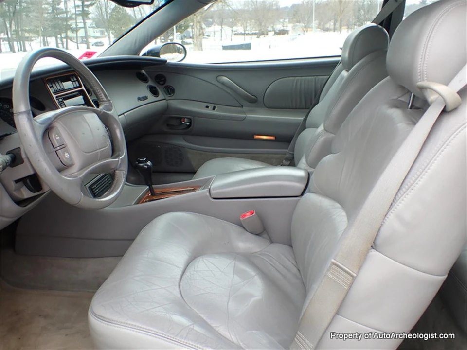 1998 Buick Riviera 8th Gen - Image 10 of 24
