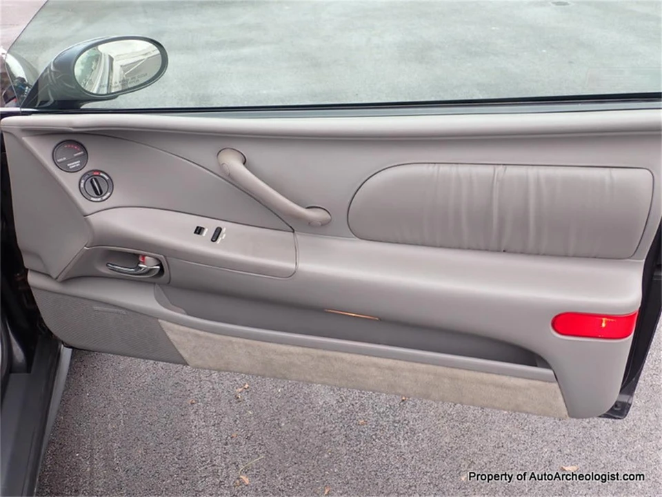 1998 Buick Riviera 8th Gen - Image 12 of 24