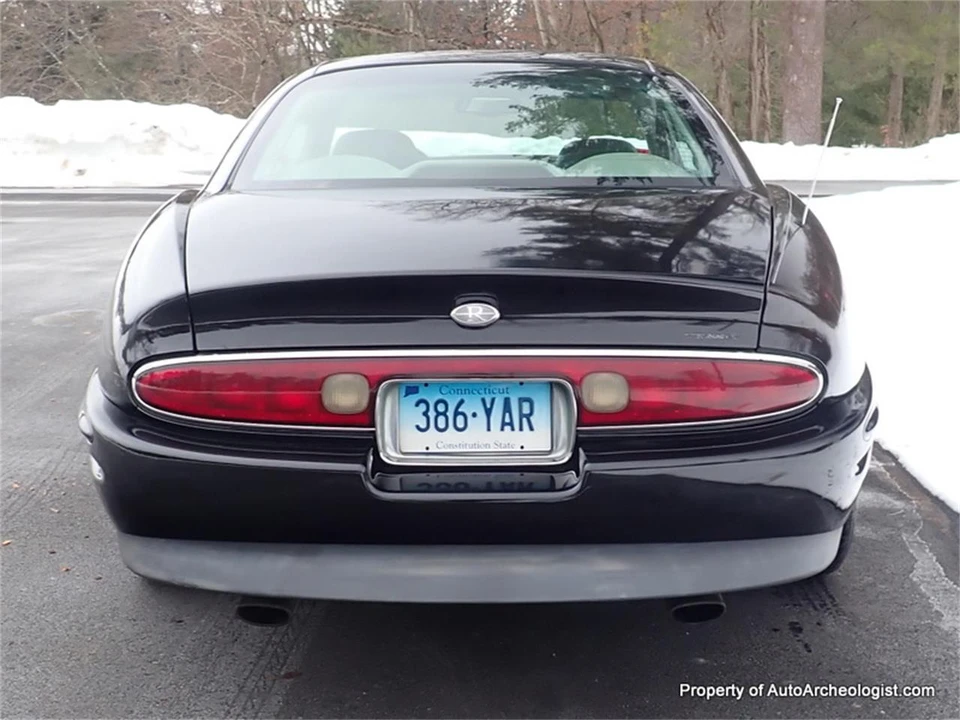 1998 Buick Riviera 8th Gen - Image 13 of 24