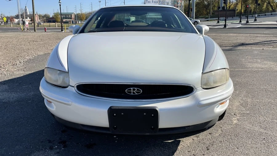1998 Buick Riviera 8th Gen - Image 6 of 8