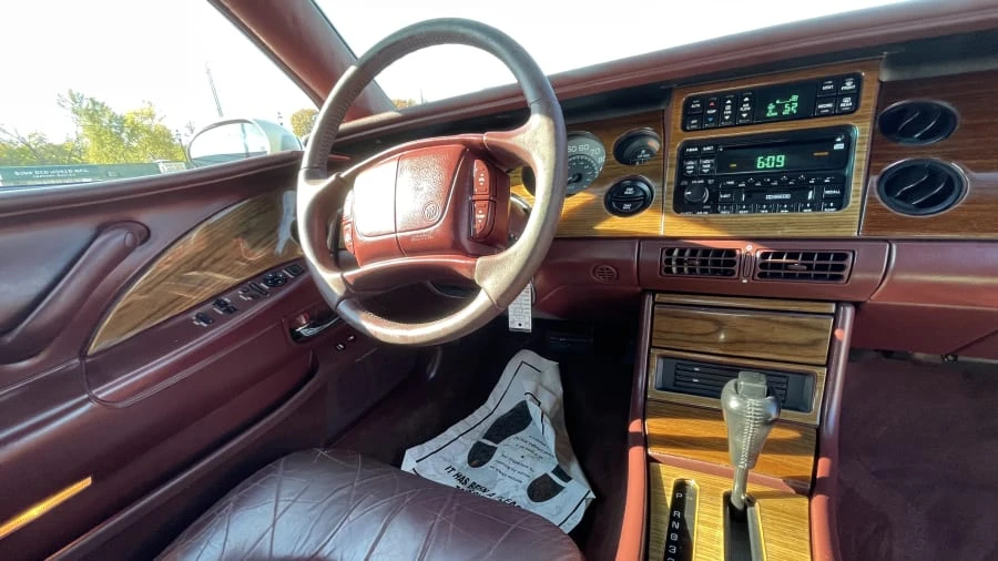 1998 Buick Riviera 8th Gen - Image 3 of 8